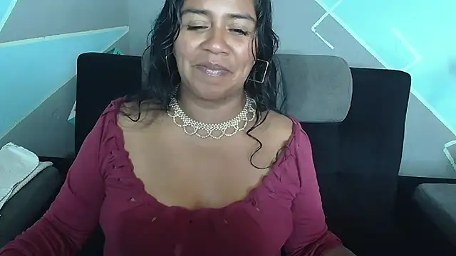 saggil23 online show from October 2025 05:28:01 PM