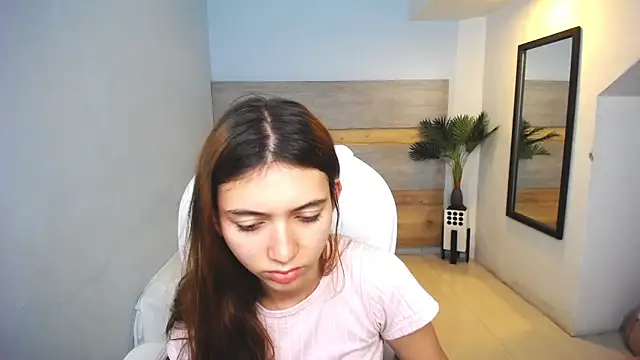 liseth fox online show from December 2024 11:13:02 PM