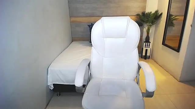 liseth fox online show from January 2025 01:52:01 AM