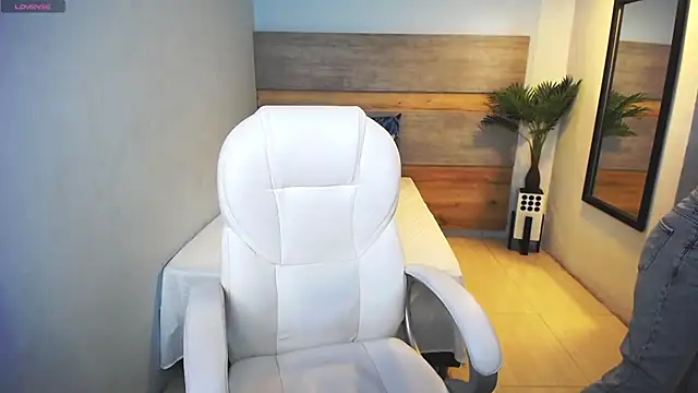 liseth fox online show from March 2025 01:38:02 AM