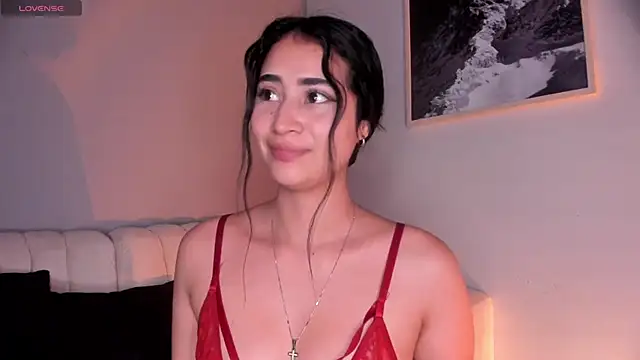 Snapshot of lara_madisson chatting on May 2026 08:32:01 AM lara madisson online show from May 2026 08:32:01 AM
