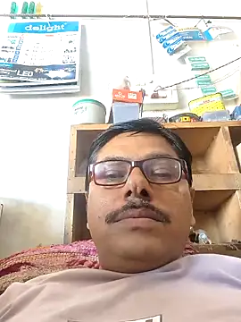 Snapshot of Srmotrs chatting on May 2026 06:31:02 AM Srmotrs online show from May 2026 06:31:02 AM