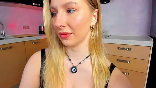 Snapshot of AnnLevine chatting on April 2026 01:17:01 PM AnnLevine online show from April 2026 01:17:01 PM