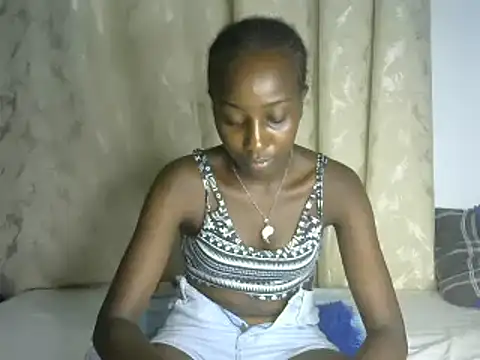 Snapshot of Naughty_petyte chatting on December 2024 01:13:02 PM Naughty petyte online show from December 2024 01:13:02 PM