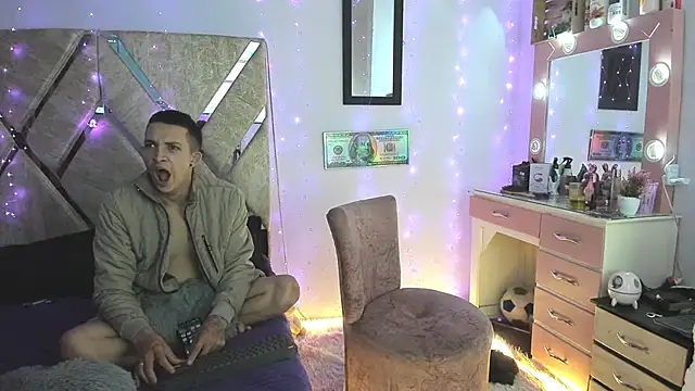 parejacaliente20154 online show from November 2025 08:58:02 AM