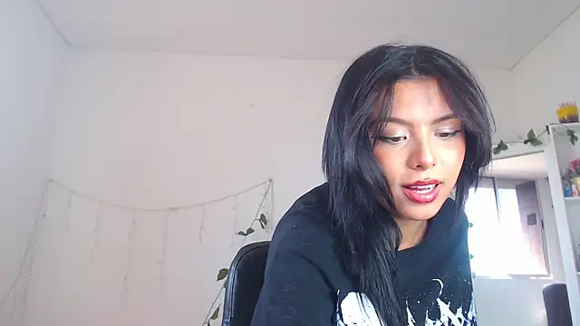 Snapshot of Keyti_Sullivan chatting on February 2025 07:59:02 PM Keyti Sullivan online show from February 2025 07:59:02 PM