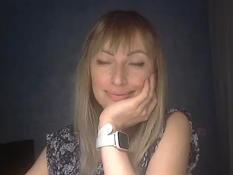 EffectMaya online show from December 2025 06:35:02 PM