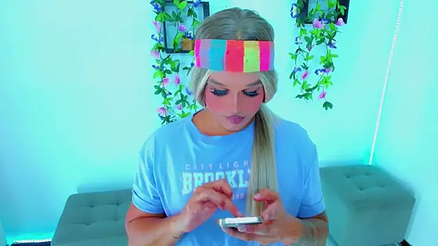 Snapshot of TaylorMon chatting on February 2026 12:48:02 AM TaylorMon online show from February 2026 12:48:02 AM