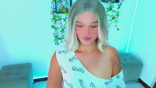 Snapshot of TaylorMon chatting on February 2026 12:59:01 AM TaylorMon online show from February 2026 12:59:01 AM