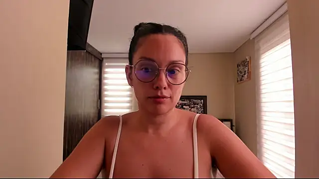 Snapshot of anabel_025 chatting on April 2026 07:18:01 PM anabel 025 online show from April 2026 07:18:01 PM