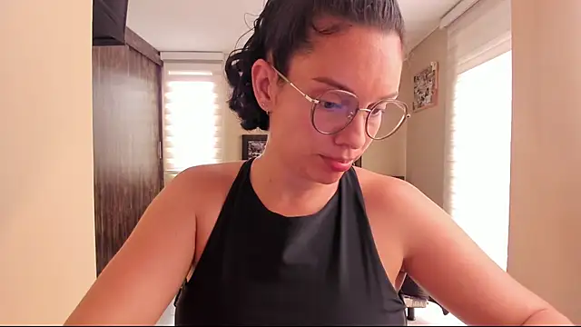 Snapshot of anabel_025 chatting on May 2026 07:43:02 PM anabel 025 online show from May 2026 07:43:02 PM