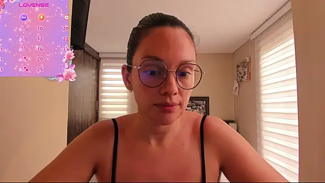 Snapshot of anabel_025 chatting on May 2026 04:48:02 PM anabel 025 online show from May 2026 04:48:02 PM
