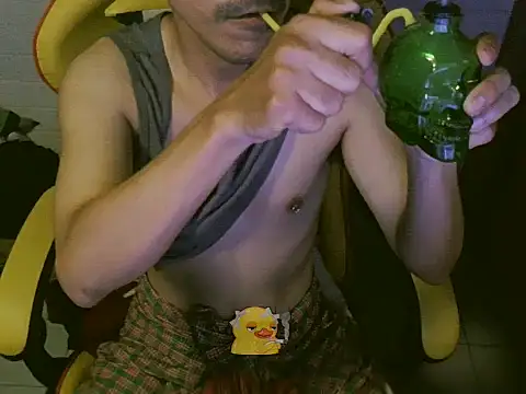 cloudyth1994 online show from September 2025 04:52:01 PM