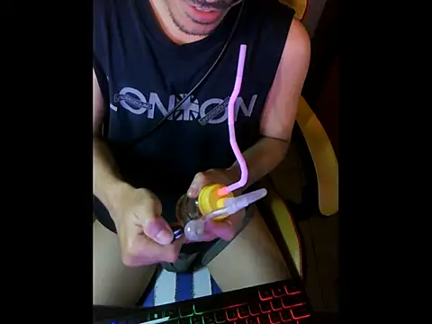 cloudyth1994 online show from September 2025 05:07:02 PM