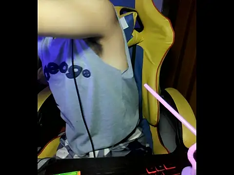 cloudyth1994 online show from November 2025 07:24:01 PM