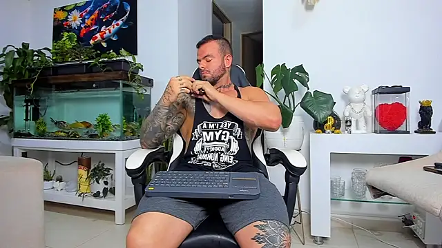 Johnnygrayson1 online show from November 2025 12:43:01 AM