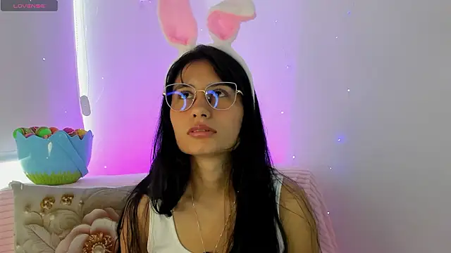 NayeCloud online show from March 2026 01:49:02 PM