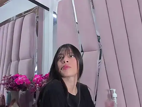 Snapshot of Sasha_Petitte chatting on May 2026 12:38:01 AM Sasha Petitte online show from May 2026 12:38:01 AM