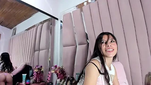 Snapshot of Sasha_Petitte chatting on July 2026 04:19:01 AM Sasha Petitte online show from July 2026 04:19:01 AM
