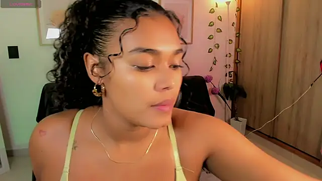 Snapshot of aleja_montiel__ chatting on May 2026 12:55:01 PM aleja montiel online show from May 2026 12:55:01 PM