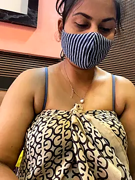 Snapshot of HaaniKaur chatting on October 2025 07:19:01 AM HaaniKaur online show from October 2025 07:19:01 AM