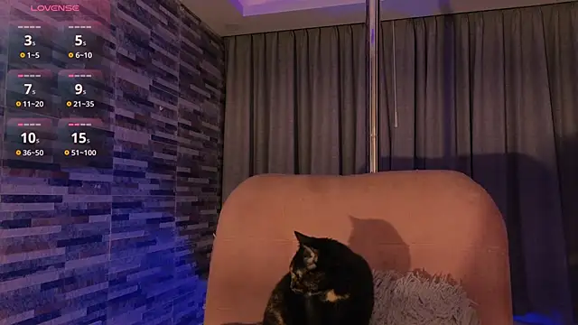 Snapshot of Hairyandsexysalma chatting on December 2024 04:33:01 AM Hairyandsexysalma online show from December 2024 04:33:01 AM