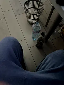 Snapshot of Lucom23 chatting on December 2024 04:40:01 PM Lucom23 online show from December 2024 04:40:01 PM