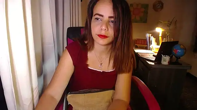 Snapshot of danielle_rose_1 chatting on May 2026 03:17:02 PM danielle rose 1 online show from May 2026 03:17:02 PM