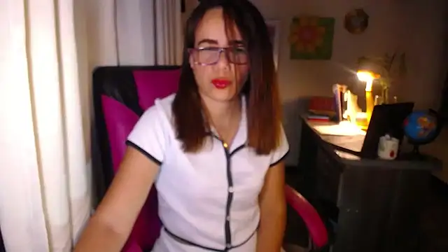 Snapshot of danielle_rose_1 chatting on May 2026 03:27:01 PM danielle rose 1 online show from May 2026 03:27:01 PM