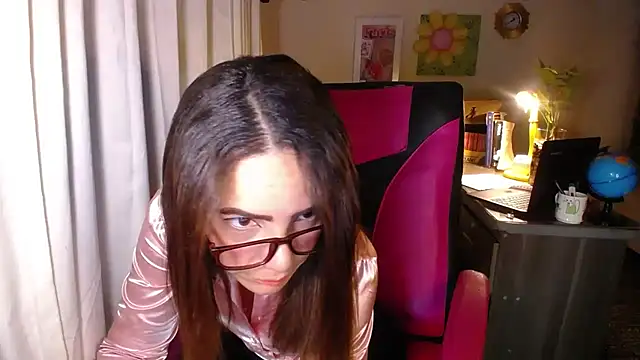 Snapshot of danielle_rose_1 chatting on May 2026 02:35:02 PM danielle rose 1 online show from May 2026 02:35:02 PM