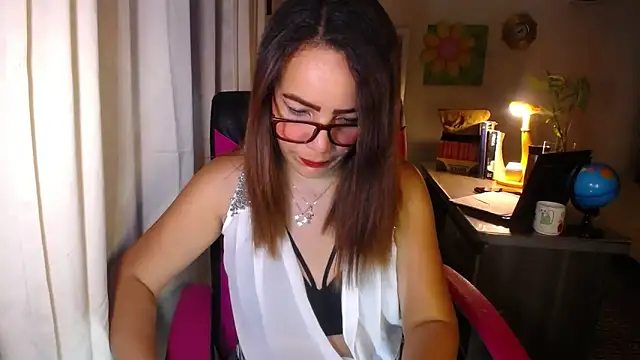 Snapshot of danielle_rose_1 chatting on June 2026 02:19:02 PM danielle rose 1 online show from June 2026 02:19:02 PM