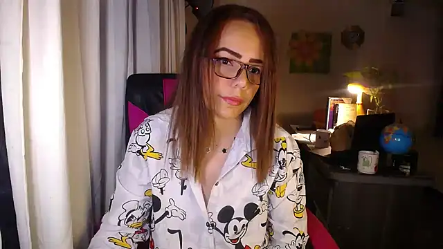 Snapshot of danielle_rose_1 chatting on June 2026 05:02:02 PM danielle rose 1 online show from June 2026 05:02:02 PM