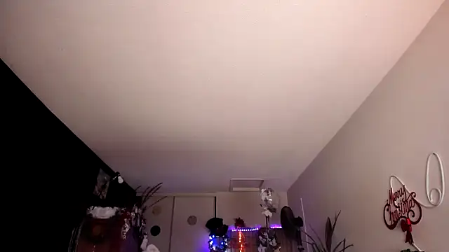 Snapshot of leatherz69 chatting on December 2024 01:04:02 AM leatherz69 online show from December 2024 01:04:02 AM