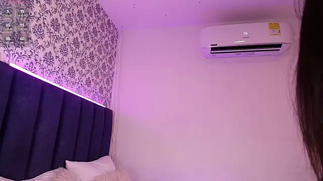 Snapshot of AmberMoss_ chatting on March 2025 03:40:01 AM AmberMoss online show from March 2025 03:40:01 AM