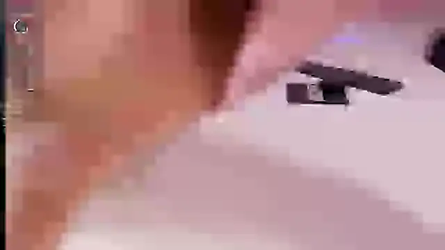 Snapshot of AmberMoss_ chatting on March 2025 06:50:02 AM AmberMoss online show from March 2025 06:50:02 AM