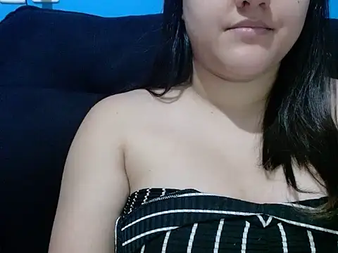 luckygirl111 online show from November 2025 04:40:01 PM