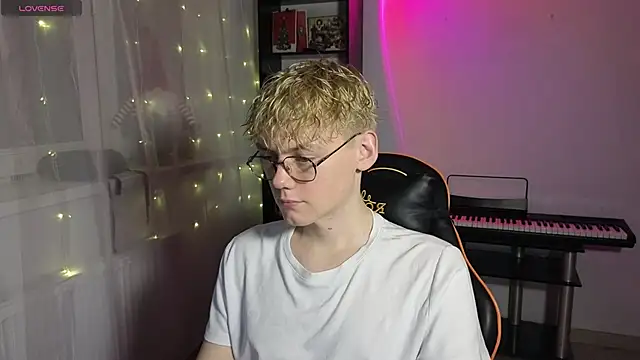 Keytaro online show from March 2025 05:01:01 PM