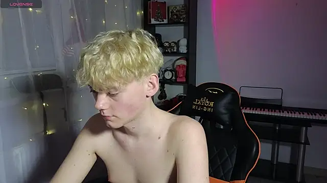 Keytaro online show from March 2025 08:42:02 PM