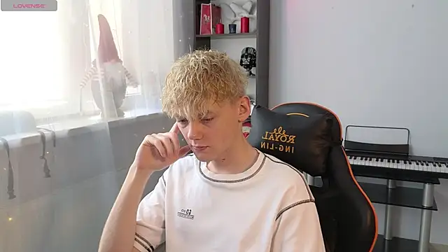 Keytaro online show from March 2025 11:19:01 AM