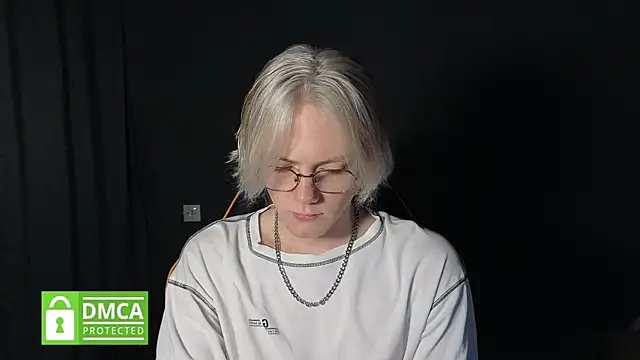 Snapshot of Keytaro chatting on May 2026 03:17:01 PM Keytaro online show from May 2026 03:17:01 PM
