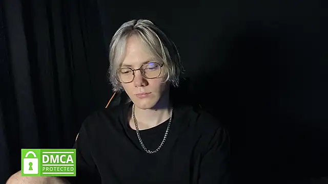 Snapshot of Keytaro chatting on May 2026 01:27:01 PM Keytaro online show from May 2026 01:27:01 PM