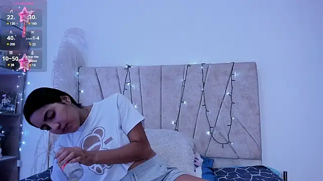 Kaela18 online show from December 2024 12:54:02 PM