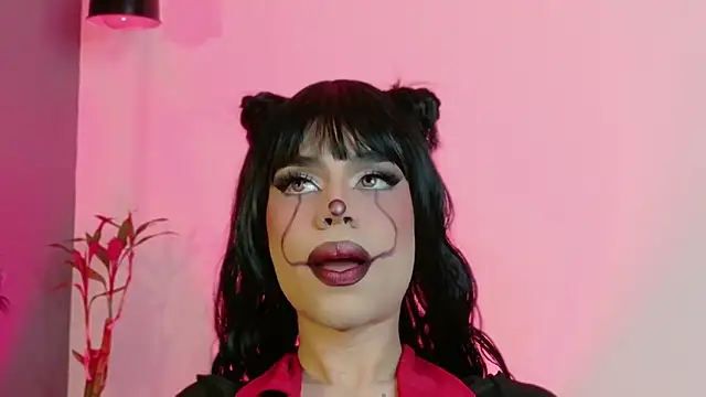 LucyGiraldo online show from November 2025 01:18:02 AM