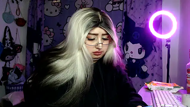 Snapshot of lussyevans24 chatting on June 2026 05:50:02 AM lussyevans24 online show from June 2026 05:50:02 AM