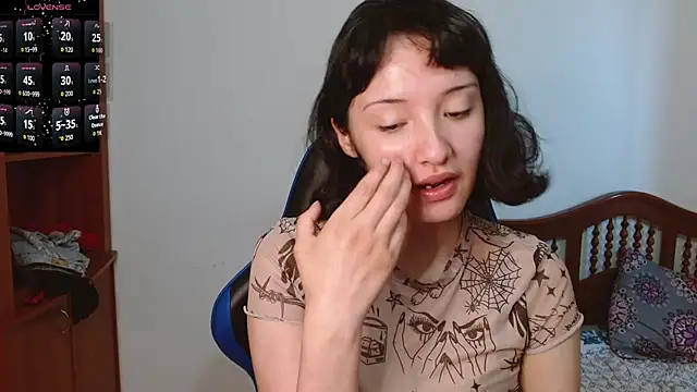 alexaa08 online show from November 2025 12:48:02 PM