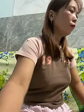 Linaannn online show from February 2026 11:30:01 PM