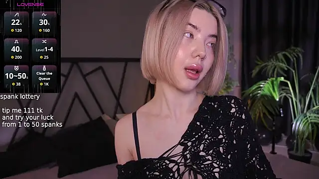 LindaThacker online show from December 2025 04:19:01 AM