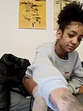 Laanegraofficial  online show from February 2025 04:29:01 PM