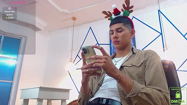 Snapshot of Valerio_20 chatting on December 2024 09:40:02 PM Valerio 20 online show from December 2024 09:40:02 PM