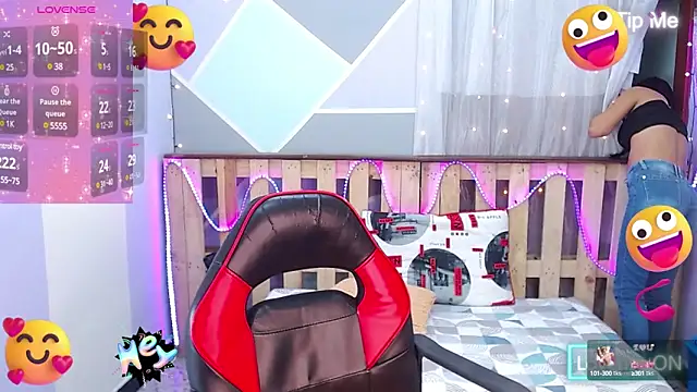 Lina10 online show from February 2025 07:48:02 PM